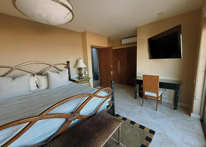Villa Pedregal With 75-ft Pool And Panoramic Views *